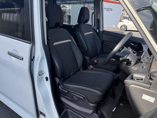 セレナ ｅ－パワー　ハイウェイスターＶ　禁煙車　プロパイロット　ハンズフリー両側電動スライドドア　インテリジェントエマージェンシーブレーキ　純正１６インチアルミホイール　ナビ　バックカメラ　ＥＴＣ　ＵＳＢ電源ソケット　ＬＥＤヘッドライト（15枚目）