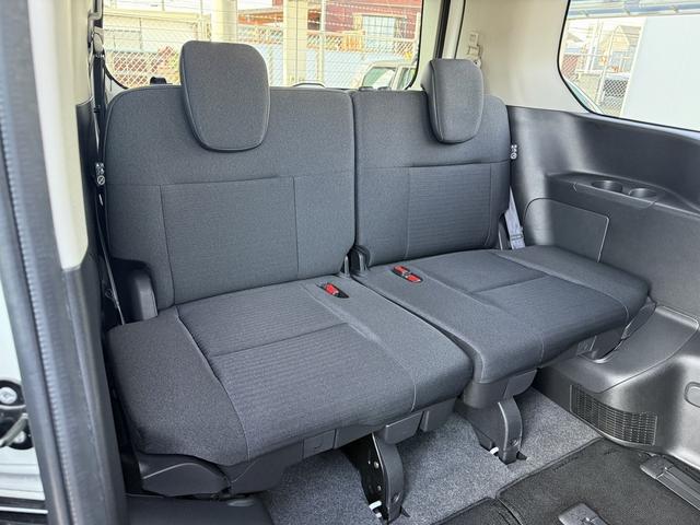 セレナ ｅ－パワー　ハイウェイスターＶ　禁煙車　プロパイロット　ハンズフリー両側電動スライドドア　インテリジェントエマージェンシーブレーキ　純正１６インチアルミホイール　ナビ　バックカメラ　ＥＴＣ　ＵＳＢ電源ソケット　ＬＥＤヘッドライト（17枚目）