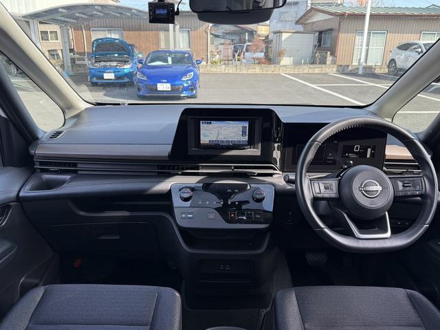 セレナ ｅ－パワー　ハイウェイスターＶ　禁煙車　プロパイロット　ハンズフリー両側電動スライドドア　インテリジェントエマージェンシーブレーキ　純正１６インチアルミホイール　ナビ　バックカメラ　ＥＴＣ　ＵＳＢ電源ソケット　ＬＥＤヘッドライト（19枚目）