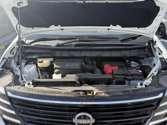 セレナ ｅ－パワー　ハイウェイスターＶ　禁煙車　プロパイロット　ハンズフリー両側電動スライドドア　インテリジェントエマージェンシーブレーキ　純正１６インチアルミホイール　ナビ　バックカメラ　ＥＴＣ　ＵＳＢ電源ソケット　ＬＥＤヘッドライト（21枚目）