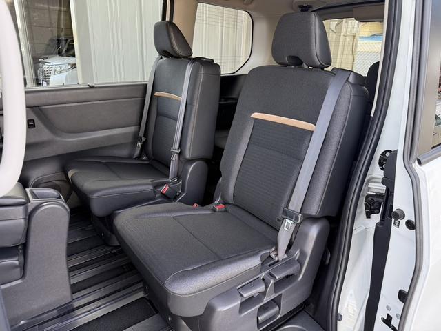 セレナ ｅ－パワー　ハイウェイスターＶ　禁煙車　プロパイロット　ハンズフリー両側電動スライドドア　インテリジェントエマージェンシーブレーキ　純正１６インチアルミホイール　ナビ　バックカメラ　ＥＴＣ　ＵＳＢ電源ソケット　ＬＥＤヘッドライト（46枚目）