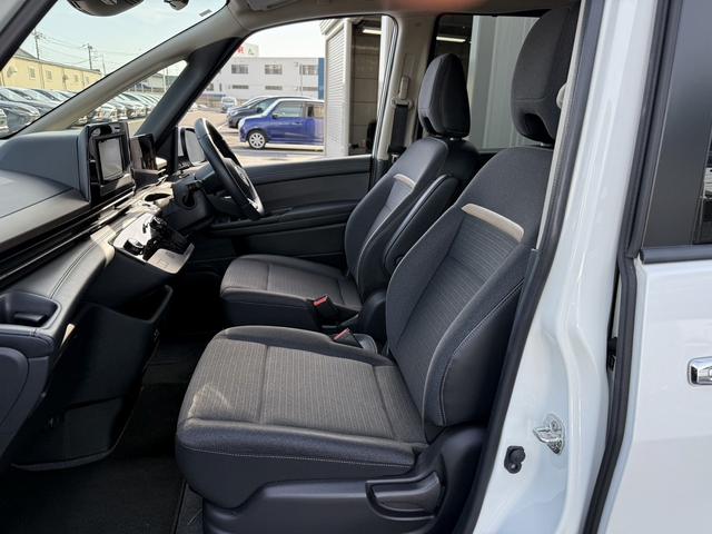 セレナ ｅ－パワー　ハイウェイスターＶ　禁煙車　プロパイロット　ハンズフリー両側電動スライドドア　インテリジェントエマージェンシーブレーキ　純正１６インチアルミホイール　ナビ　バックカメラ　ＥＴＣ　ＵＳＢ電源ソケット　ＬＥＤヘッドライト（49枚目）