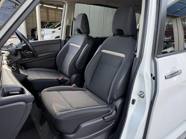 セレナ ｅ－パワー　ハイウェイスターＶ　禁煙車　プロパイロット　ハンズフリー両側電動スライドドア　インテリジェントエマージェンシーブレーキ　純正１６インチアルミホイール　ナビ　バックカメラ　ＥＴＣ　ＵＳＢ電源ソケット　ＬＥＤヘッドライト（50枚目）