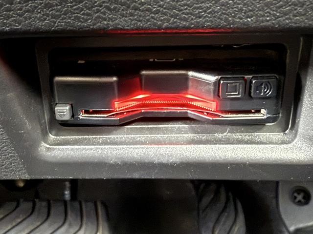 セレナ ｅ－パワー　ハイウェイスターＶ　禁煙車　プロパイロット　ハンズフリー両側電動スライドドア　インテリジェントエマージェンシーブレーキ　純正１６インチアルミホイール　ナビ　バックカメラ　ＥＴＣ　ＵＳＢ電源ソケット　ＬＥＤヘッドライト（57枚目）