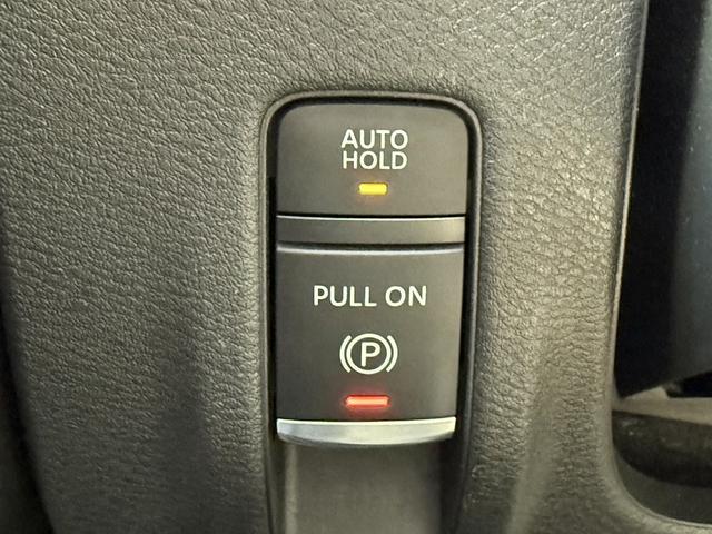 セレナ ｅ－パワー　ハイウェイスターＶ　禁煙車　プロパイロット　ハンズフリー両側電動スライドドア　インテリジェントエマージェンシーブレーキ　純正１６インチアルミホイール　ナビ　バックカメラ　ＥＴＣ　ＵＳＢ電源ソケット　ＬＥＤヘッドライト（60枚目）