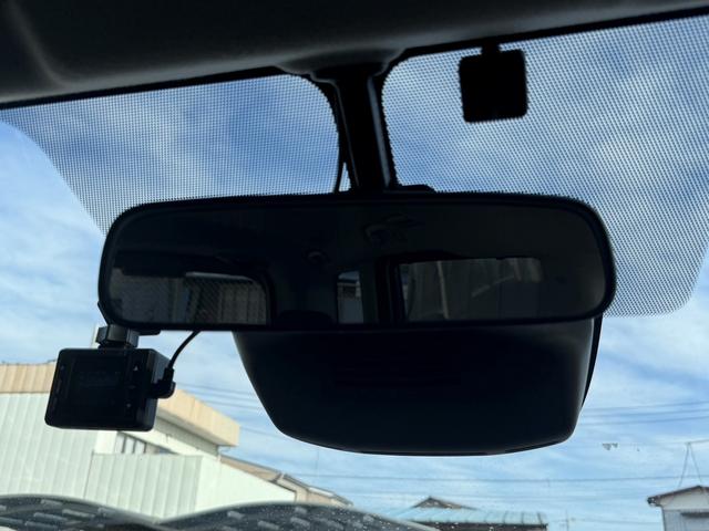 セレナ ｅ－パワー　ハイウェイスターＶ　禁煙車　プロパイロット　ハンズフリー両側電動スライドドア　インテリジェントエマージェンシーブレーキ　純正１６インチアルミホイール　ナビ　バックカメラ　ＥＴＣ　ＵＳＢ電源ソケット　ＬＥＤヘッドライト（62枚目）