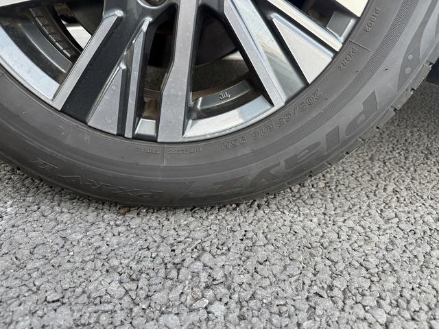 セレナ ｅ－パワー　ハイウェイスターＶ　禁煙車　プロパイロット　ハンズフリー両側電動スライドドア　インテリジェントエマージェンシーブレーキ　純正１６インチアルミホイール　ナビ　バックカメラ　ＥＴＣ　ＵＳＢ電源ソケット　ＬＥＤヘッドライト（67枚目）