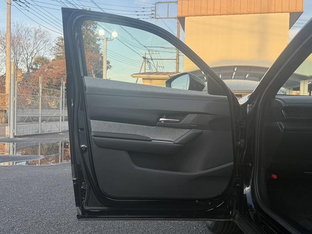 ＭＸ－３０ロータリーＥＶ エディションＲ　禁煙車　純正１０．２５インチディスプレイ　ＢＯＳＥサウンド　フルセグ　アラウンドビューカメラ　ステアリングヒーター　ハーフレザー　メモリ機能付パワーシート　ＥＴＣ　シートヒーター　衝突軽減ブレーキ（35枚目）