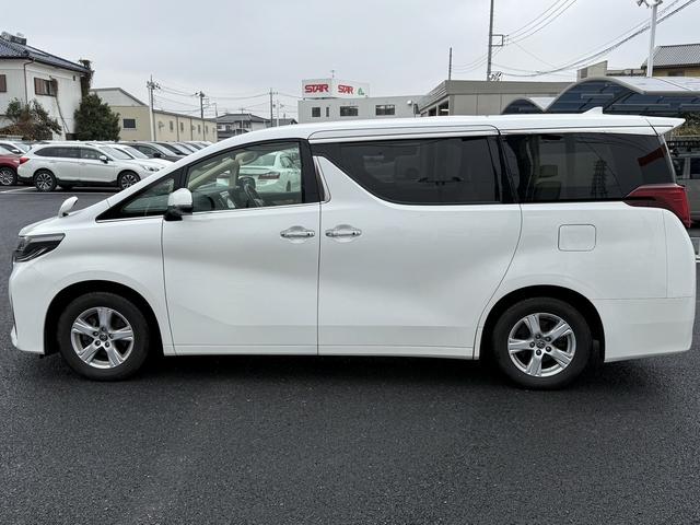 アルファード ２．５Ｘ　禁煙車　純正９型ナビ　セーフティセンス　インテリジェントクリアランスソナー　純正１６インチアルミホイール　バックカメラ　ビルドインＥＴＣ　ＬＥＤヘッド・フォグ　Ｂｌｕｅｔｏｏｔｈ接続（11枚目）