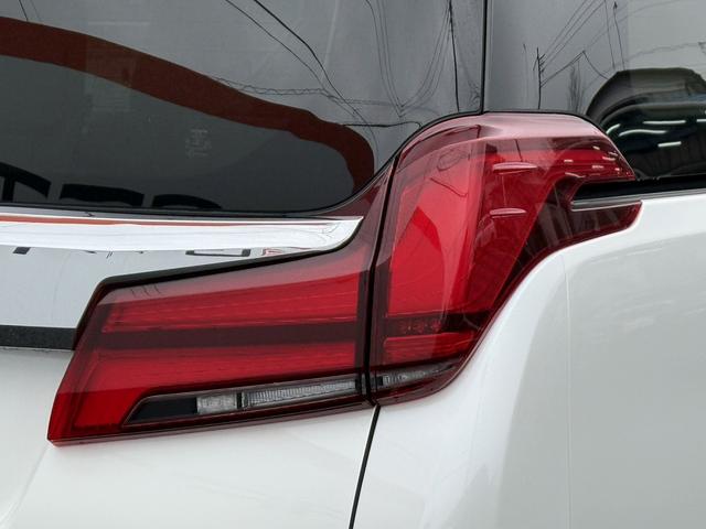 アルファード ２．５Ｘ　禁煙車　純正９型ナビ　セーフティセンス　インテリジェントクリアランスソナー　純正１６インチアルミホイール　バックカメラ　ビルドインＥＴＣ　ＬＥＤヘッド・フォグ　Ｂｌｕｅｔｏｏｔｈ接続（13枚目）