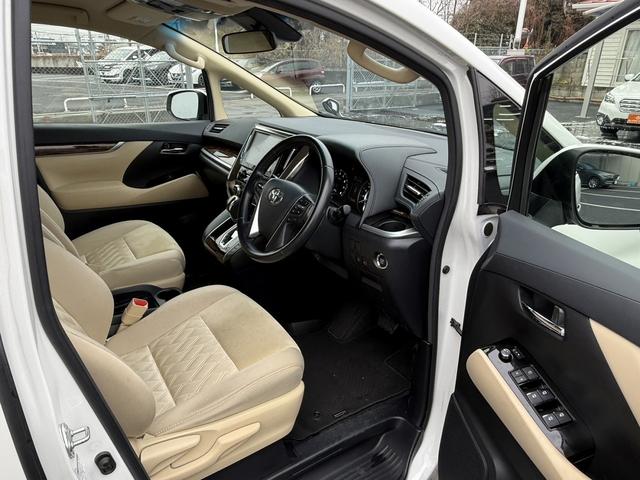 アルファード ２．５Ｘ　禁煙車　純正９型ナビ　セーフティセンス　インテリジェントクリアランスソナー　純正１６インチアルミホイール　バックカメラ　ビルドインＥＴＣ　ＬＥＤヘッド・フォグ　Ｂｌｕｅｔｏｏｔｈ接続（41枚目）