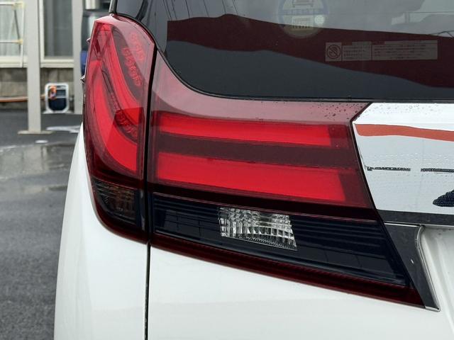 アルファードハイブリッド ＳＲ　Ｃパッケージ　禁煙車　モデリスタフルエアロ　Ｔ－ＣＯＮＮＥＣＴ対応純正９インチナビ　両側電動スライドドア　フルセグ　バックカメラ　電動リアゲート　クルーズコントロール　ＡＣ１００Ｖ電源　ステアリングヒーター（21枚目）
