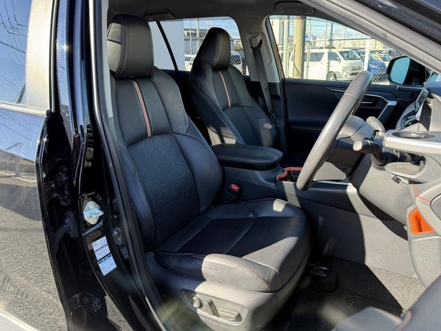 ＲＡＶ４ アドベンチャー　禁煙車　純正９インチナビ　フルセグ　バックカメラ　黒革シート　パワーシート　シートエアコン　衝突軽減ブレーキ　ロードサイドアシスト　ブラインドスポットモニター　ビルドインＥＴＣ２．０　シートヒーター（15枚目）