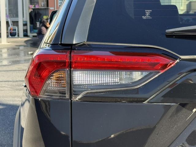 ＲＡＶ４ アドベンチャー　禁煙車　純正９インチナビ　フルセグ　バックカメラ　黒革シート　パワーシート　シートエアコン　衝突軽減ブレーキ　ロードサイドアシスト　ブラインドスポットモニター　ビルドインＥＴＣ２．０　シートヒーター（27枚目）