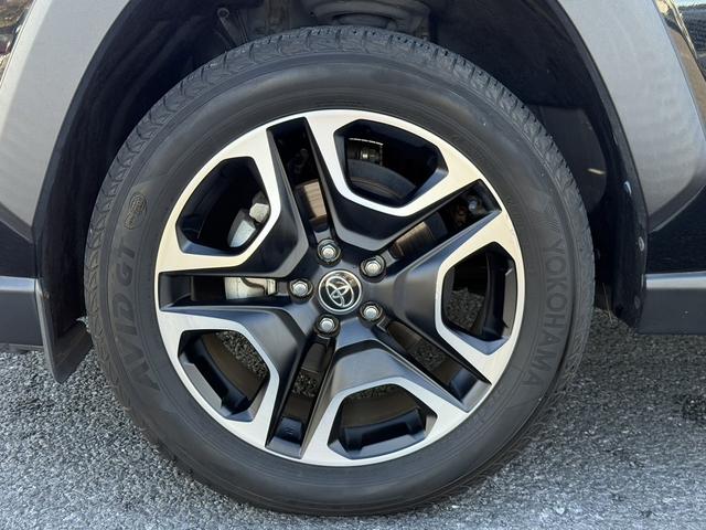 ＲＡＶ４ アドベンチャー　禁煙車　純正９インチナビ　フルセグ　バックカメラ　黒革シート　パワーシート　シートエアコン　衝突軽減ブレーキ　ロードサイドアシスト　ブラインドスポットモニター　ビルドインＥＴＣ２．０　シートヒーター（32枚目）