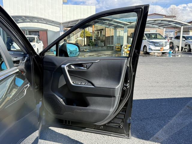 ＲＡＶ４ アドベンチャー　禁煙車　純正９インチナビ　フルセグ　バックカメラ　黒革シート　パワーシート　シートエアコン　衝突軽減ブレーキ　ロードサイドアシスト　ブラインドスポットモニター　ビルドインＥＴＣ２．０　シートヒーター（36枚目）