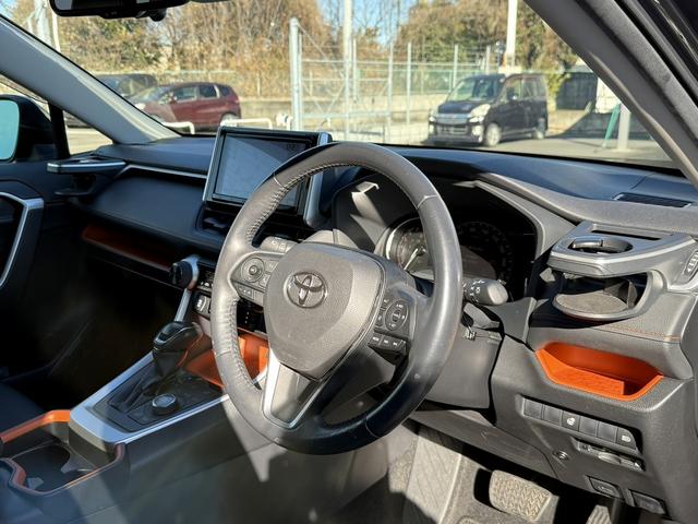 ＲＡＶ４ アドベンチャー　禁煙車　純正９インチナビ　フルセグ　バックカメラ　黒革シート　パワーシート　シートエアコン　衝突軽減ブレーキ　ロードサイドアシスト　ブラインドスポットモニター　ビルドインＥＴＣ２．０　シートヒーター（43枚目）