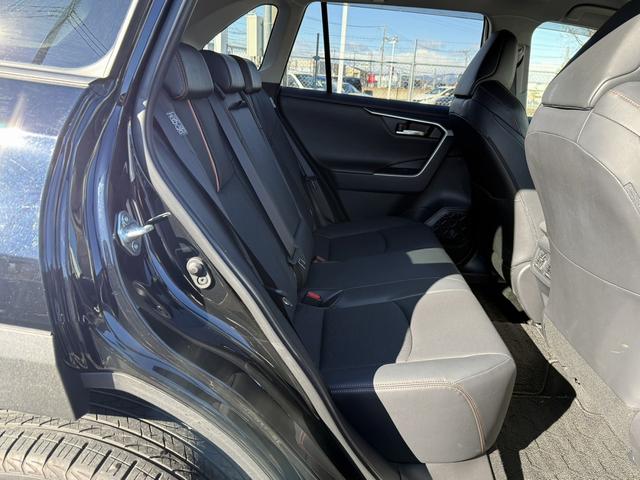 ＲＡＶ４ アドベンチャー　禁煙車　純正９インチナビ　フルセグ　バックカメラ　黒革シート　パワーシート　シートエアコン　衝突軽減ブレーキ　ロードサイドアシスト　ブラインドスポットモニター　ビルドインＥＴＣ２．０　シートヒーター（44枚目）
