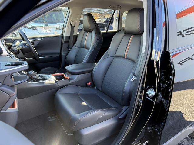 ＲＡＶ４ アドベンチャー　禁煙車　純正９インチナビ　フルセグ　バックカメラ　黒革シート　パワーシート　シートエアコン　衝突軽減ブレーキ　ロードサイドアシスト　ブラインドスポットモニター　ビルドインＥＴＣ２．０　シートヒーター（46枚目）
