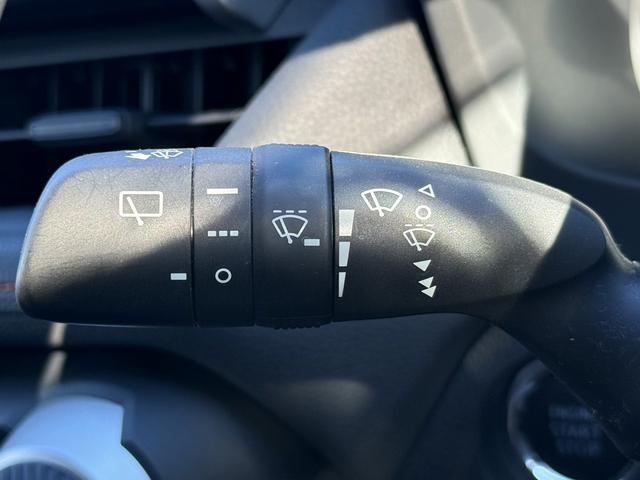 ＲＡＶ４ アドベンチャー　禁煙車　純正９インチナビ　フルセグ　バックカメラ　黒革シート　パワーシート　シートエアコン　衝突軽減ブレーキ　ロードサイドアシスト　ブラインドスポットモニター　ビルドインＥＴＣ２．０　シートヒーター（52枚目）