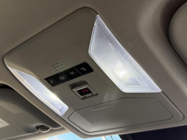 ＲＡＶ４ アドベンチャー　禁煙車　純正９インチナビ　フルセグ　バックカメラ　黒革シート　パワーシート　シートエアコン　衝突軽減ブレーキ　ロードサイドアシスト　ブラインドスポットモニター　ビルドインＥＴＣ２．０　シートヒーター（67枚目）