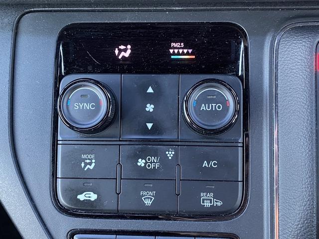 ステップワゴン ｅ：ＨＥＶスパーダ　プレミアムライン　禁煙車　７人乗り　純正１１．４インチナビ　ホンダセンシング　パワーバックドア　両側電動スライドドア　前席・２列目シートヒーター　マルチビューカメラ　１７インチ１０本スポークアルミホイール（7枚目）