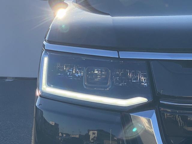 ステップワゴン ｅ：ＨＥＶスパーダ　プレミアムライン　禁煙車　７人乗り　純正１１．４インチナビ　ホンダセンシング　パワーバックドア　両側電動スライドドア　前席・２列目シートヒーター　マルチビューカメラ　１７インチ１０本スポークアルミホイール（12枚目）