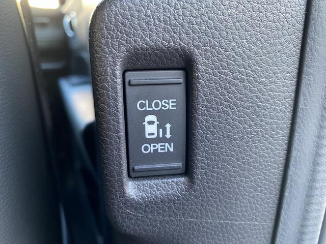 ステップワゴン ｅ：ＨＥＶスパーダ　プレミアムライン　禁煙車　７人乗り　純正１１．４インチナビ　ホンダセンシング　パワーバックドア　両側電動スライドドア　前席・２列目シートヒーター　マルチビューカメラ　１７インチ１０本スポークアルミホイール（53枚目）