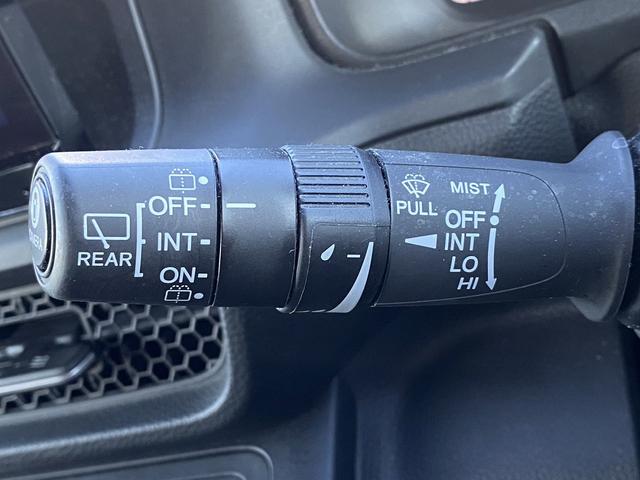 ステップワゴン ｅ：ＨＥＶスパーダ　プレミアムライン　禁煙車　７人乗り　純正１１．４インチナビ　ホンダセンシング　パワーバックドア　両側電動スライドドア　前席・２列目シートヒーター　マルチビューカメラ　１７インチ１０本スポークアルミホイール（62枚目）