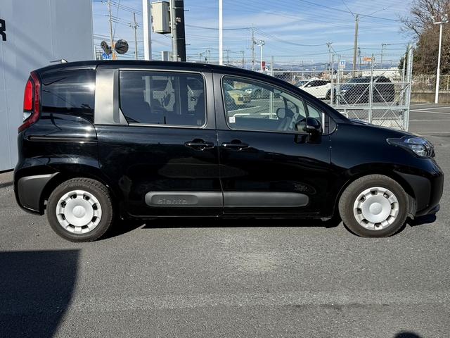 シエンタ Ｇ　禁煙車　ブラインドスポットモニター　Ｒ４年登録　純正８型ディスプレイオーディオ　Ｂカメラ　衝突軽減　レーダークルーズコントロール　両側電動スライドドア　クリアランスソナー　レーンアシスト（9枚目）