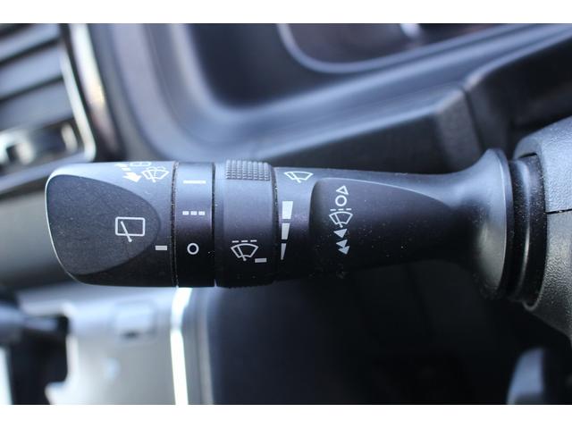 ハイエースバン 純正Dオーディオ パノラミックビューモニター フルセグ AC100V電源 デジタルインナーミラー ビルトインETC2.0 衝突軽減ブレーキ ハーフレザーシート オートマチックハイビーム 車線逸脱警報(51枚目)