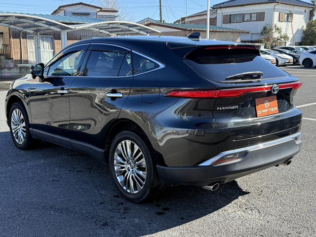 ハリアーハイブリッド Ｚ　レザーパッケージ　禁煙車　ＪＢＬプレミアムサウンド　純正１２．３インチナビ　ベンチレーション付快適温熱シート　ポジションメモリー付パワーシート　ステアリングヒーター　ハンズフリーパワーバックドア　ブラインドスポット（13枚目）