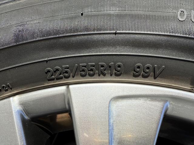 ハリアーハイブリッド Ｚ　レザーパッケージ　禁煙車　ＪＢＬプレミアムサウンド　純正１２．３インチナビ　ベンチレーション付快適温熱シート　ポジションメモリー付パワーシート　ステアリングヒーター　ハンズフリーパワーバックドア　ブラインドスポット（60枚目）