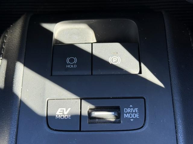 ハリアーハイブリッド Ｚ　レザーパッケージ　禁煙車　ＪＢＬプレミアムサウンド　純正１２．３インチナビ　ベンチレーション付快適温熱シート　ポジションメモリー付パワーシート　ステアリングヒーター　ハンズフリーパワーバックドア　ブラインドスポット（65枚目）