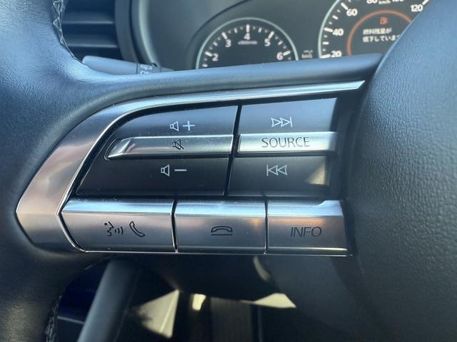 ＭＡＺＤＡ３ファストバック ２０Ｓバーガンディ　セレクション　禁煙車　３６０度セーフティパッケージ　純正８．８インチナビ　レッドパーフォレーション革シート　レッドインパネミドルパット　ＤＶＤ／ＣＤプレイヤー　ブラインドスポットモニタリング　レーダークルーズ（7枚目）