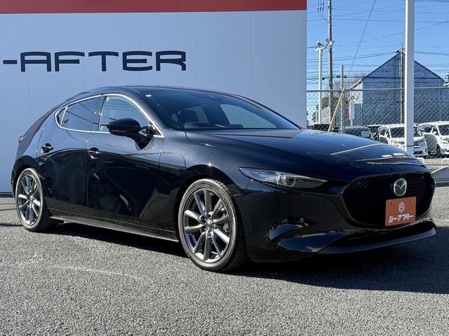 ＭＡＺＤＡ３ファストバック ２０Ｓバーガンディ　セレクション　禁煙車　３６０度セーフティパッケージ　純正８．８インチナビ　レッドパーフォレーション革シート　レッドインパネミドルパット　ＤＶＤ／ＣＤプレイヤー　ブラインドスポットモニタリング　レーダークルーズ（21枚目）