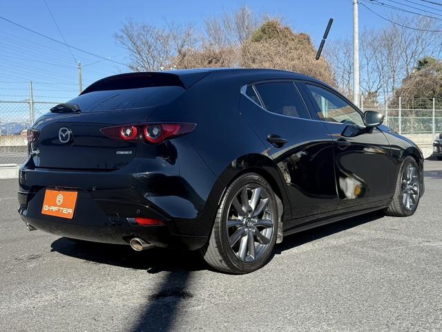ＭＡＺＤＡ３ファストバック ２０Ｓバーガンディ　セレクション　禁煙車　３６０度セーフティパッケージ　純正８．８インチナビ　レッドパーフォレーション革シート　レッドインパネミドルパット　ＤＶＤ／ＣＤプレイヤー　ブラインドスポットモニタリング　レーダークルーズ（22枚目）