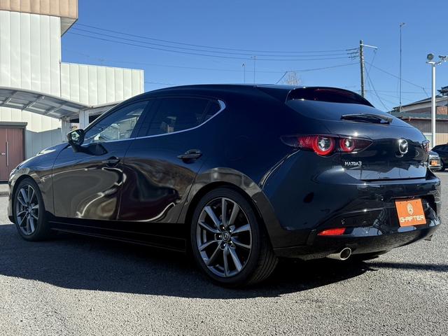 ＭＡＺＤＡ３ファストバック ２０Ｓバーガンディ　セレクション　禁煙車　３６０度セーフティパッケージ　純正８．８インチナビ　レッドパーフォレーション革シート　レッドインパネミドルパット　ＤＶＤ／ＣＤプレイヤー　ブラインドスポットモニタリング　レーダークルーズ（23枚目）