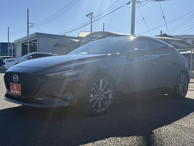 ＭＡＺＤＡ３ファストバック ２０Ｓバーガンディ　セレクション　禁煙車　３６０度セーフティパッケージ　純正８．８インチナビ　レッドパーフォレーション革シート　レッドインパネミドルパット　ＤＶＤ／ＣＤプレイヤー　ブラインドスポットモニタリング　レーダークルーズ（24枚目）