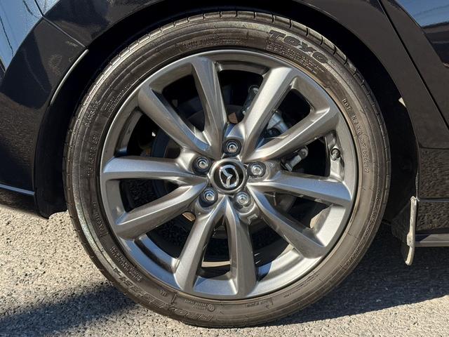 ＭＡＺＤＡ３ファストバック ２０Ｓバーガンディ　セレクション　禁煙車　３６０度セーフティパッケージ　純正８．８インチナビ　レッドパーフォレーション革シート　レッドインパネミドルパット　ＤＶＤ／ＣＤプレイヤー　ブラインドスポットモニタリング　レーダークルーズ（31枚目）