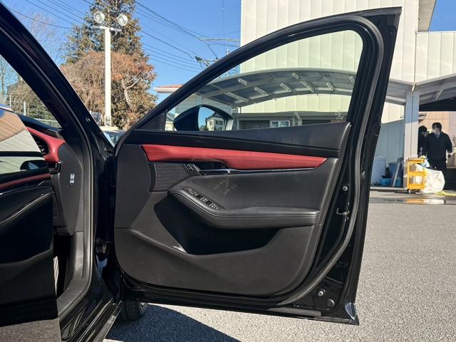 ＭＡＺＤＡ３ファストバック ２０Ｓバーガンディ　セレクション　禁煙車　３６０度セーフティパッケージ　純正８．８インチナビ　レッドパーフォレーション革シート　レッドインパネミドルパット　ＤＶＤ／ＣＤプレイヤー　ブラインドスポットモニタリング　レーダークルーズ（37枚目）