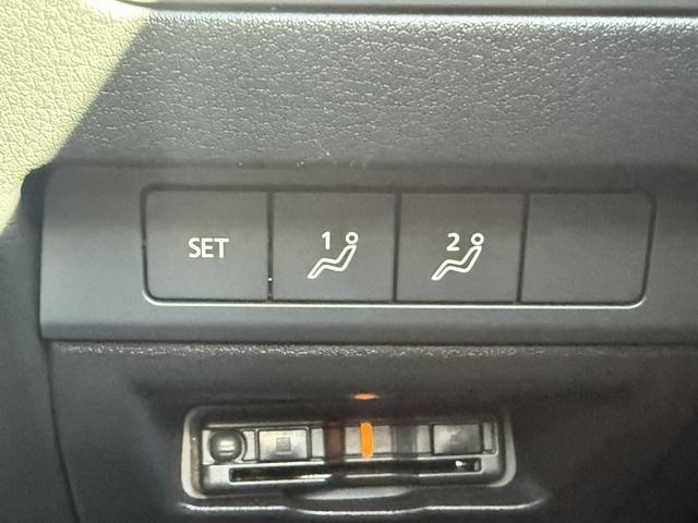 ＭＡＺＤＡ３ファストバック ２０Ｓバーガンディ　セレクション　禁煙車　３６０度セーフティパッケージ　純正８．８インチナビ　レッドパーフォレーション革シート　レッドインパネミドルパット　ＤＶＤ／ＣＤプレイヤー　ブラインドスポットモニタリング　レーダークルーズ（52枚目）