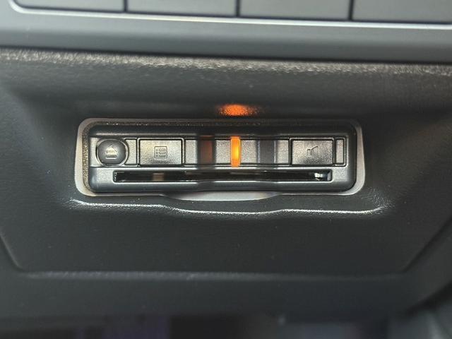 ＭＡＺＤＡ３ファストバック ２０Ｓバーガンディ　セレクション　禁煙車　３６０度セーフティパッケージ　純正８．８インチナビ　レッドパーフォレーション革シート　レッドインパネミドルパット　ＤＶＤ／ＣＤプレイヤー　ブラインドスポットモニタリング　レーダークルーズ（53枚目）