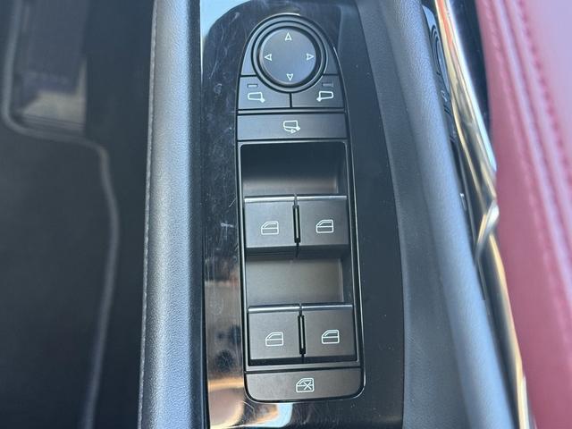 ＭＡＺＤＡ３ファストバック ２０Ｓバーガンディ　セレクション　禁煙車　３６０度セーフティパッケージ　純正８．８インチナビ　レッドパーフォレーション革シート　レッドインパネミドルパット　ＤＶＤ／ＣＤプレイヤー　ブラインドスポットモニタリング　レーダークルーズ（54枚目）