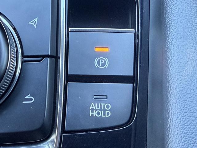 ＭＡＺＤＡ３ファストバック ２０Ｓバーガンディ　セレクション　禁煙車　３６０度セーフティパッケージ　純正８．８インチナビ　レッドパーフォレーション革シート　レッドインパネミドルパット　ＤＶＤ／ＣＤプレイヤー　ブラインドスポットモニタリング　レーダークルーズ（61枚目）