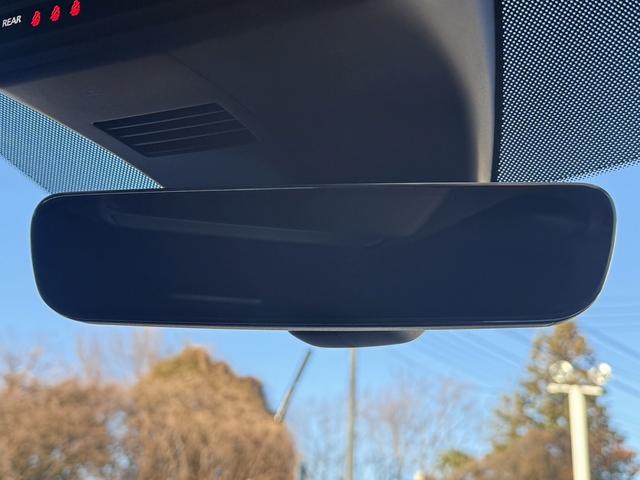 ＭＡＺＤＡ３ファストバック ２０Ｓバーガンディ　セレクション　禁煙車　３６０度セーフティパッケージ　純正８．８インチナビ　レッドパーフォレーション革シート　レッドインパネミドルパット　ＤＶＤ／ＣＤプレイヤー　ブラインドスポットモニタリング　レーダークルーズ（68枚目）