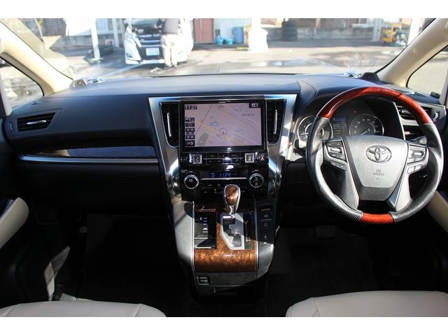 ヴェルファイア ２．５Ｘ　禁煙車　ＡＬＰＩＮＥ後席モニター　ＡＬＰＩＮＥ１１インチナビ　ＴＲＤフルエアロ　フルセグ　バックカメラ　アダプティブクルーズコントロール　衝突軽減ブレーキ　両側電動スライドドア　ビルトインＥＴＣ（18枚目）