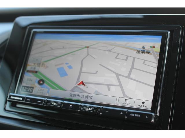 フィット ｅ：ＨＥＶベーシック　禁煙車　ホンダセンシング　社外ナビ　衝突軽減ブレーキ　運転支援システム　ホールドブレーキ　ビルドインＥＴＣ　車線逸脱警報　アダプティブクルーズコントロール　Ｂｌｕｅｔｏｏｔｈ接続　コーナーセンサー（3枚目）