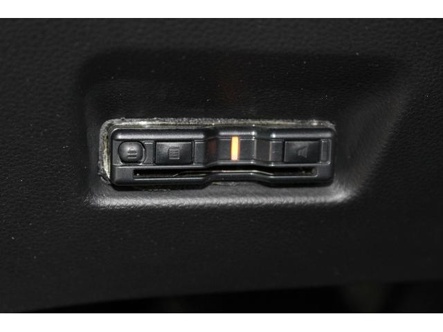 フィット ｅ：ＨＥＶベーシック　禁煙車　ホンダセンシング　社外ナビ　衝突軽減ブレーキ　運転支援システム　ホールドブレーキ　ビルドインＥＴＣ　車線逸脱警報　アダプティブクルーズコントロール　Ｂｌｕｅｔｏｏｔｈ接続　コーナーセンサー（6枚目）