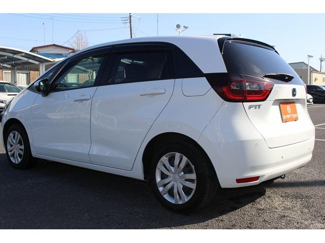 フィット ｅ：ＨＥＶベーシック　禁煙車　ホンダセンシング　社外ナビ　衝突軽減ブレーキ　運転支援システム　ホールドブレーキ　ビルドインＥＴＣ　車線逸脱警報　アダプティブクルーズコントロール　Ｂｌｕｅｔｏｏｔｈ接続　コーナーセンサー（23枚目）